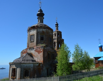 Храм