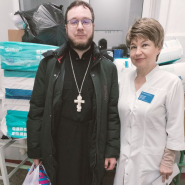 Сестрам Милосердия при храме Святителя Николая Чудотворца и Крапивинской районной больнице,была выделена помощь(уходовые средства): Средства для мытья